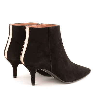 Velour Black E10